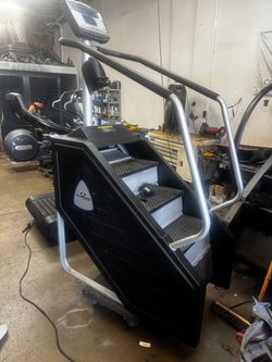 Stairmaster SM916 Stepmill Refurbished 