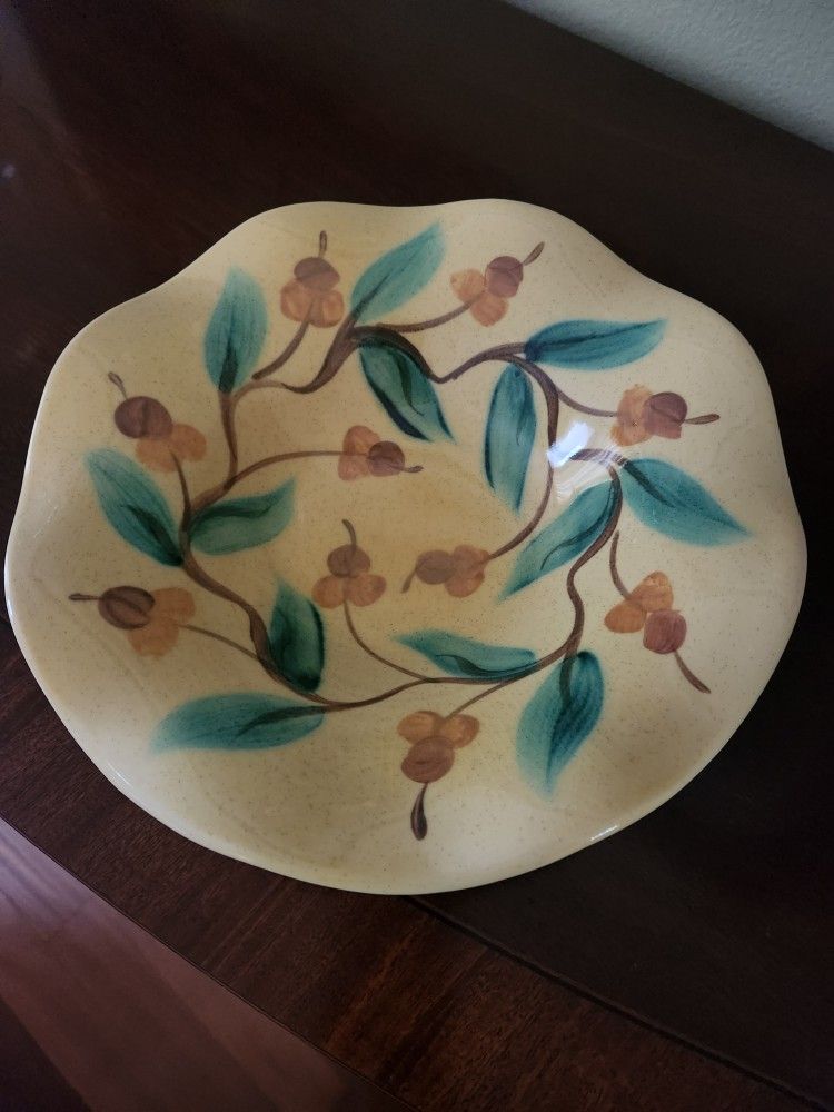 11" Ruffled Southern Living At Home Serving Bowl