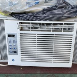 Excellent Condition GE Window  AC/ Air Conditioner Unit