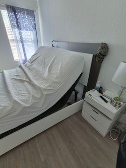 Queen adjustable bed with solid wood bed frame for sale