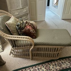 Rattan Chaise Lounge – Pickup Only