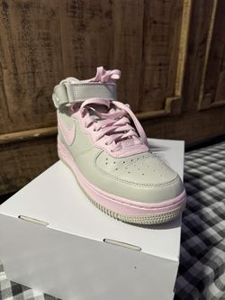 Nike Air Force 1 Size 8 Women 