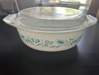 Vintage Pyrex Casserole Dish