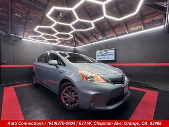 2014 Toyota Prius v Two