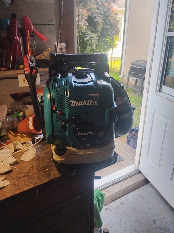Makita MM4 Backpack Blower