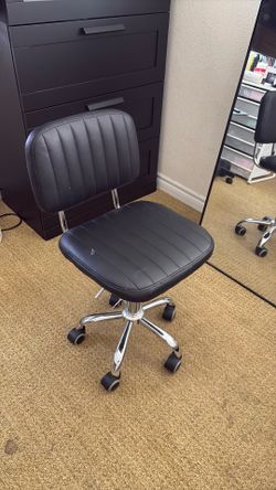 Vanity chair