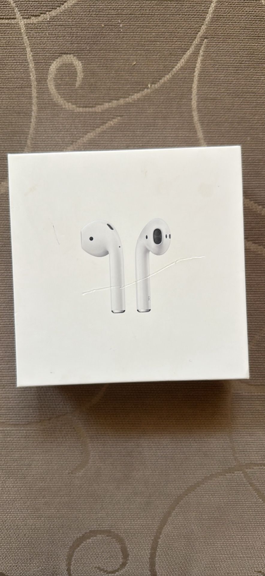 Apple Airpods 2nd Generation with wireless charging case