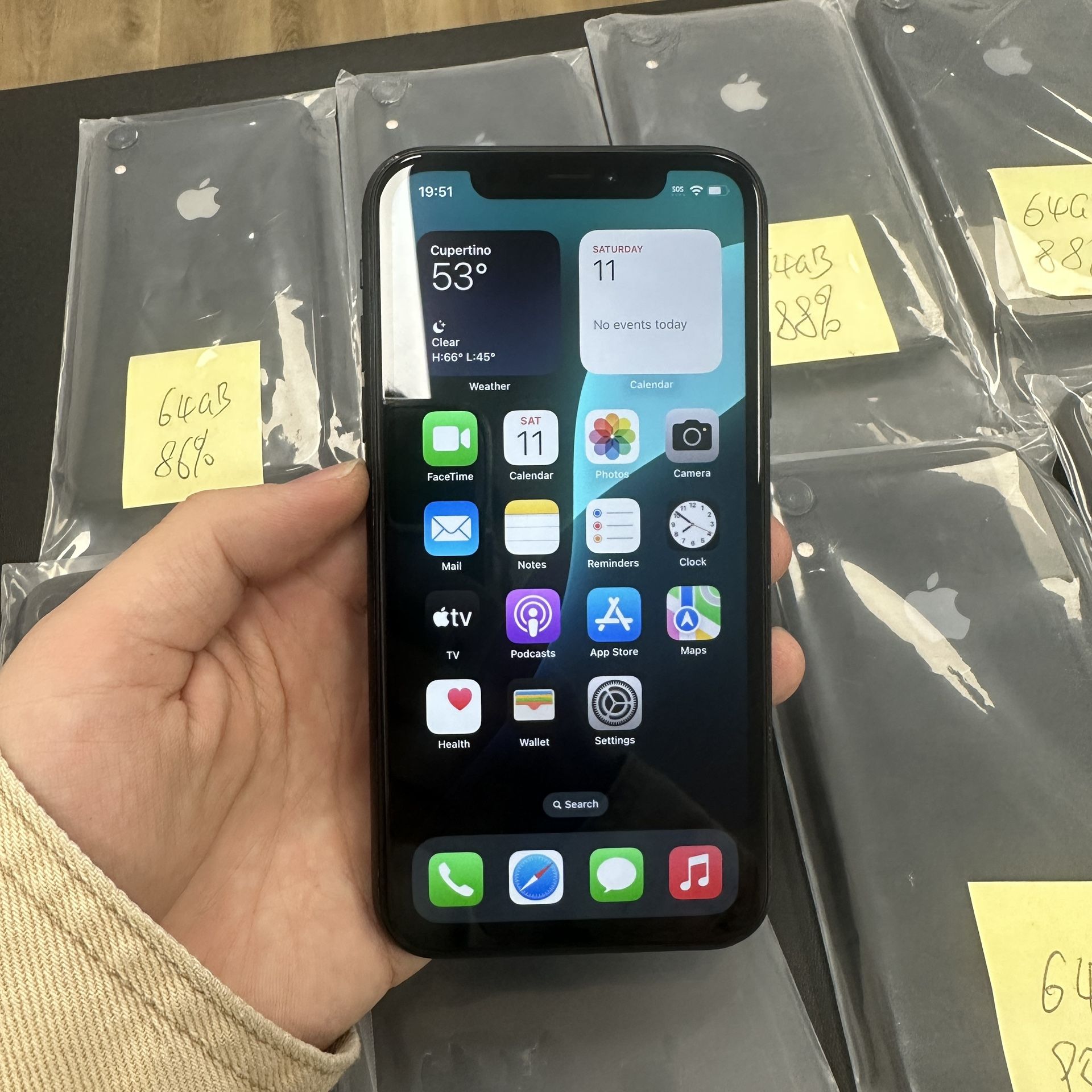 iPhone XR all good condition, good battery, sim unlocked, iCloud unlocked, iOS18 running, 64gb/128gb.