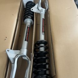 Rough Country 2.5” Leveling Strut 2015-2022 Jeep Grand Cherokee 