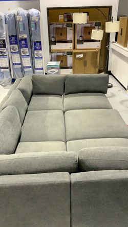 Henredon Murphy Fabric Modular Section with Ottoman 6 pc. $1,100