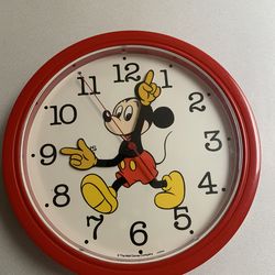 Vintage  Lorus Mickey Mouse Clock
