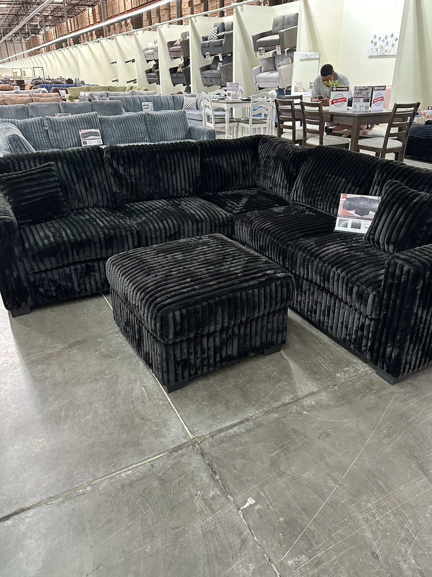 4-Piece Sectional Set LAF Loveseat + RAF Loveseat + Corner Wedge + Cocktail Ottoman Color: Black 💢seccional Color Negro Nuevo En Caja