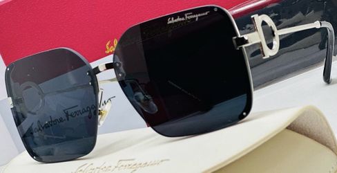 ferragamo sunglass