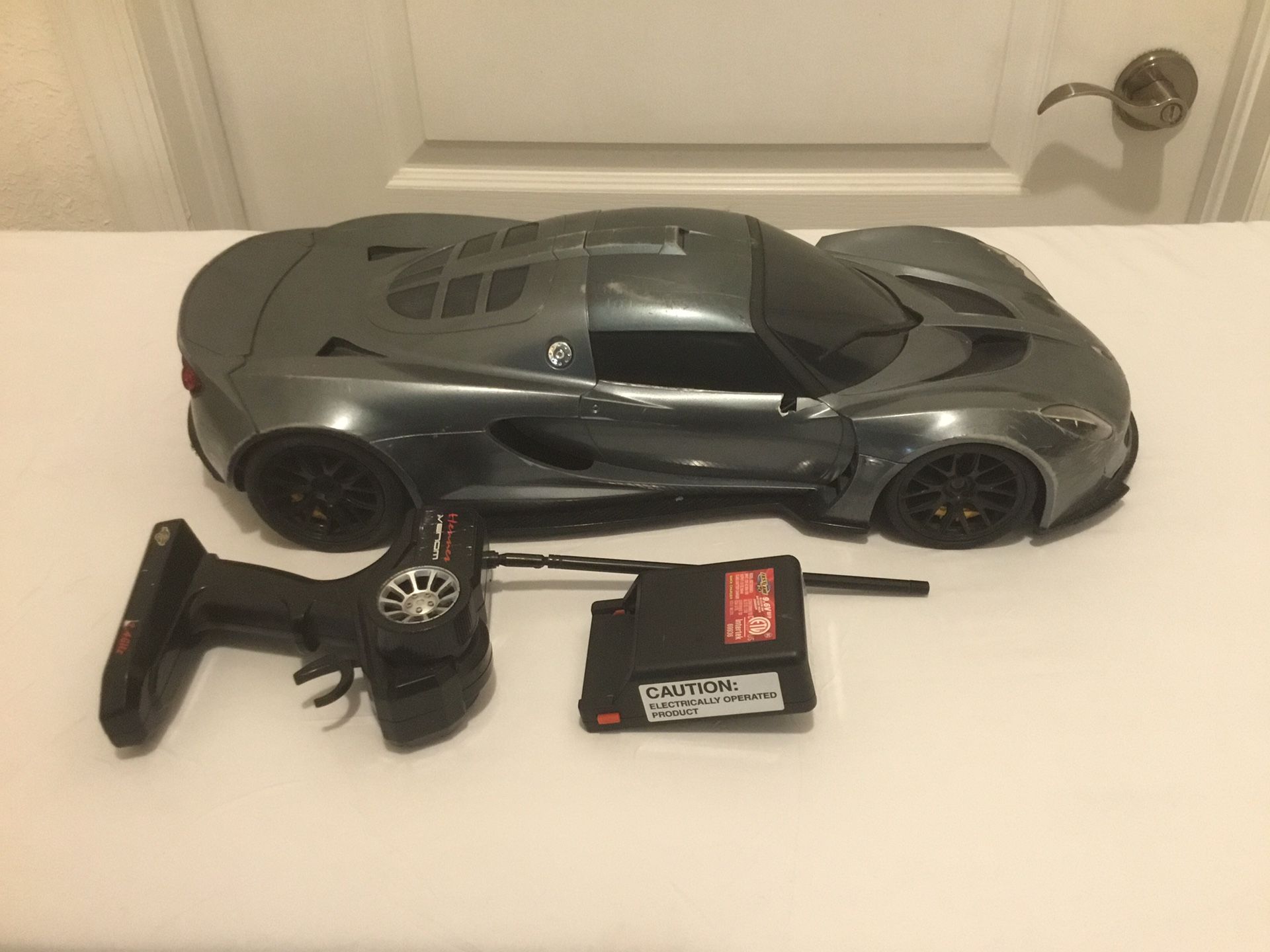 Fast Lane 1:8 Scale Remote Control Hennessey Venom GT