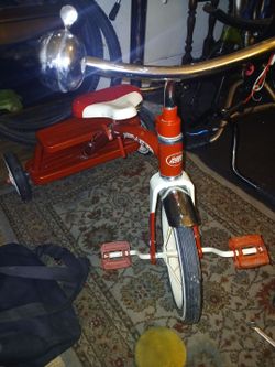 Radio Flyer tricycle in good condition