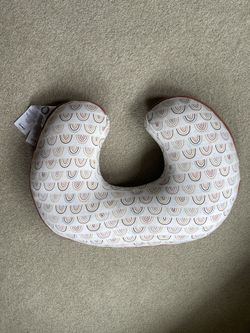 Boppy  Nursing Pillow With 2 Covers