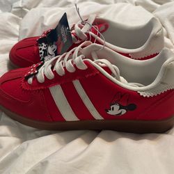New Minnie Mouse shoes