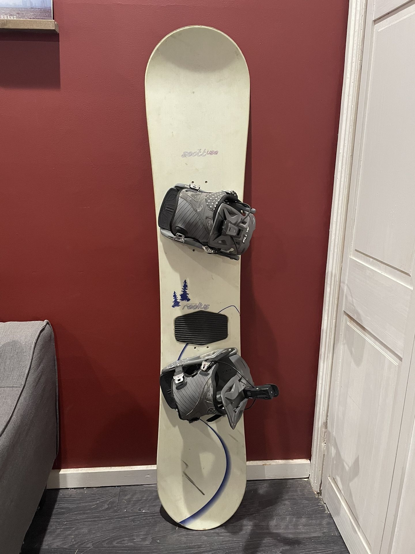 Scott Radius 156cm Snowboard With Flow Amp 5 Bindings