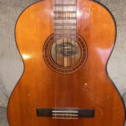 1970S YAMAHA G-60A CLASSICAL GUITAR