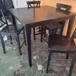 Dinning Table With Chairs.  Comedor