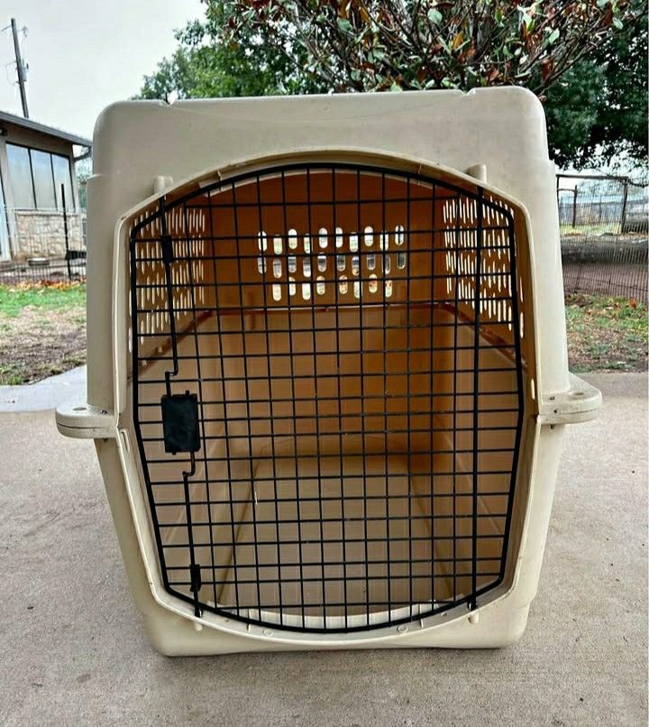 XL Dog Crate In Great Condition $75