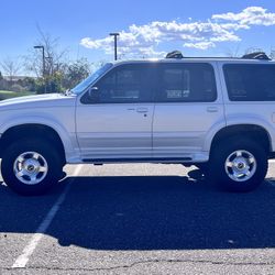 2000 Ford Explorer Limited
