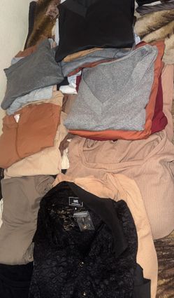 Women’s Tops & Bodysuits