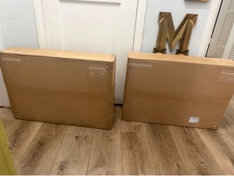 Two  27 Inch Odyssey G7 G70D 4K 144HZ