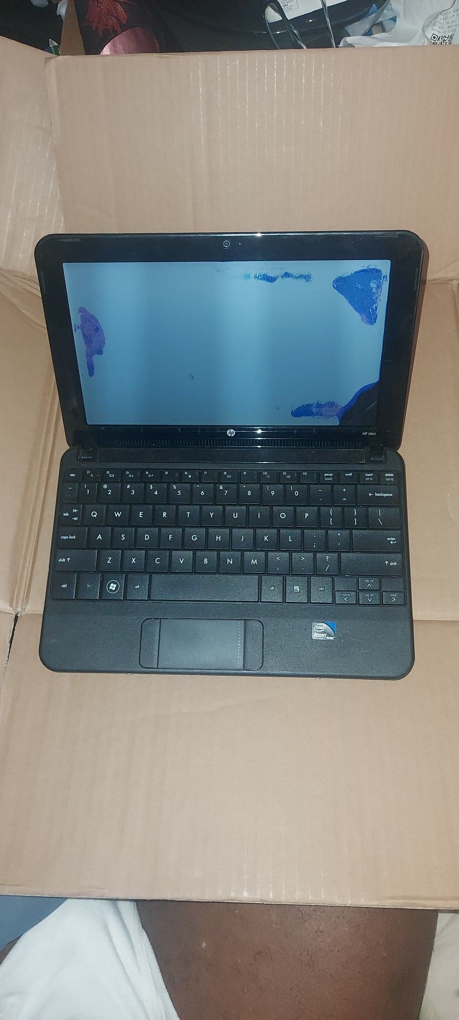 HP Mini 110 Laptop/notebook  Sold As Is  Bad Screen