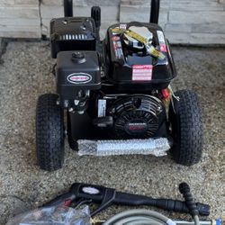 SIMPSON Cleaning PowerShot 3300 PSI Gas Pressure Washer, 2.5 GPM, Honda GX200 Engine, Includes Spray Gun and Extension Wand, 5 QC Nozzle Tips, 5/16-in