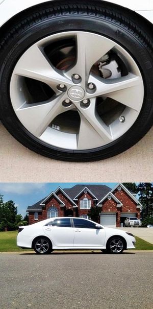 Photo STOP & LOOK at this Super White 2012 Toyota Camry SE 4dr Sdn V6 Auto Price-$1200