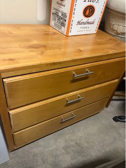 Heavy sliding dresser