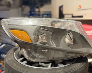 Headlight Mercedes metris 2016-2019