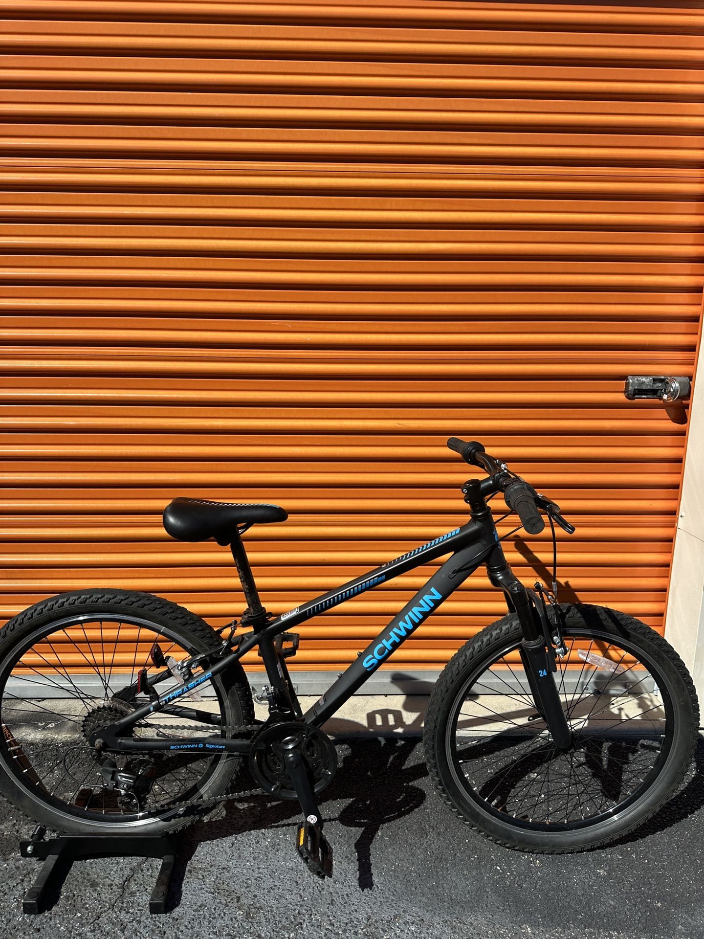 2025 Schwinn Thrasher 24in