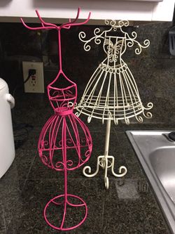 2 metal jewelry stands