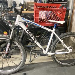 Giant Mountain Bike for Sale in San Clemente CA OfferUp