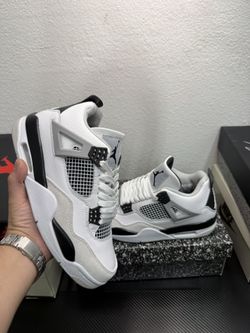 Aj4 Nike Air jordan 4 retro military black size 7,7.5,8,8.5,9,9.5,10,10.5,11,12 