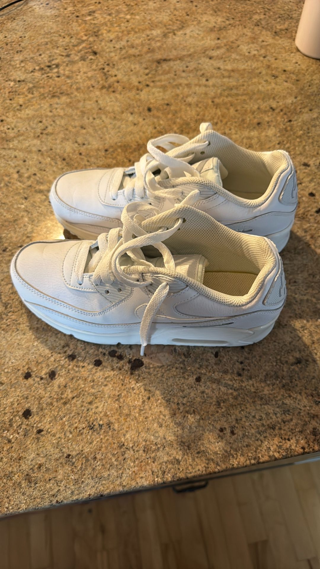 nike . size 4.5 in youth .
