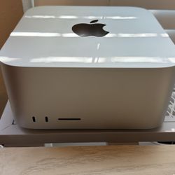 Apple Mac Studio M4 Max - 128GB - 2TB