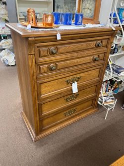 5 Drawer Wood Grain Chest