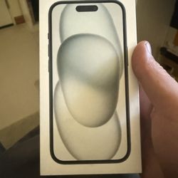 iPhone 15 128GB 