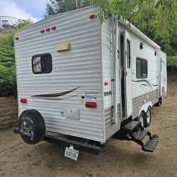 Amplia Traela En Sylmar Ca.