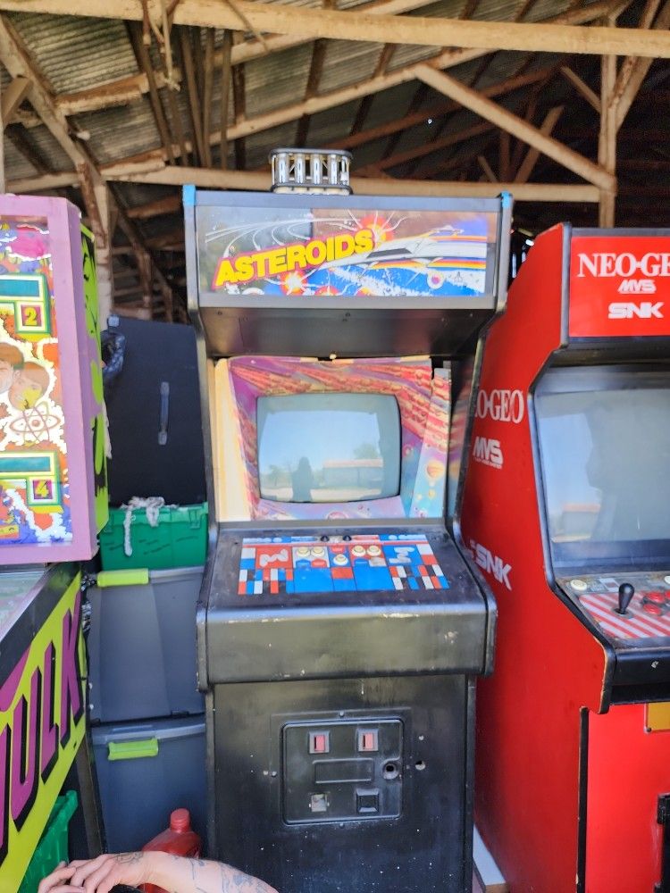 Asteroids Arcade Game
