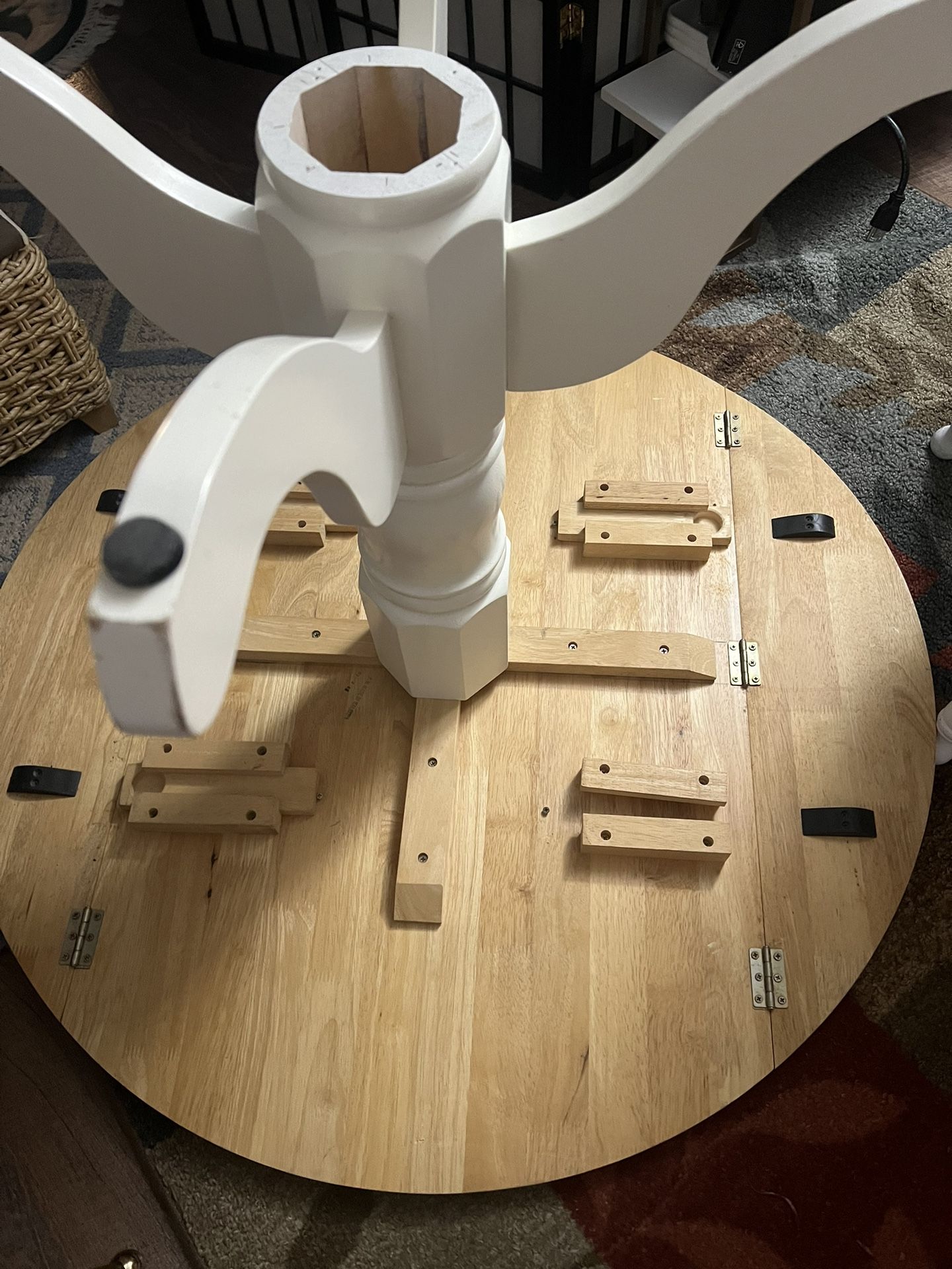 Kitchen Table 3ft 5” Diameter For $20