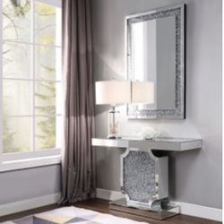 Brand New Mirrored Console Table With Diamonds‼️PRICE DROP‼️