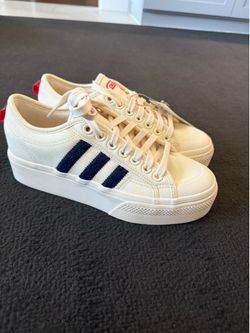 Adidas Buzz platform tennis shoes - Brand New Ladies 9