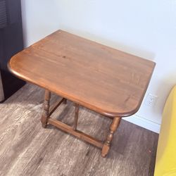 Drop leaf small table