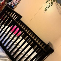 Pottery Barn Crib W/ Dresser/changing Table