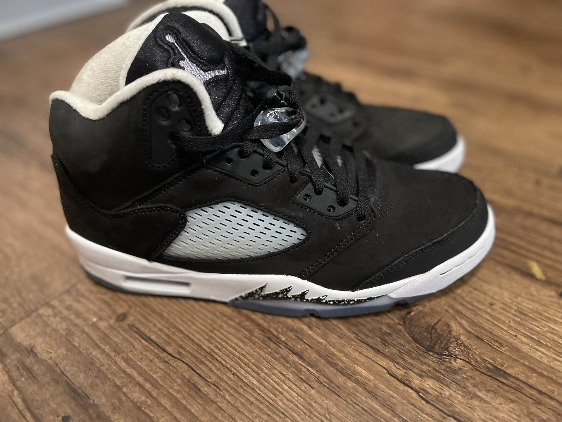 Retro Jordan 5s