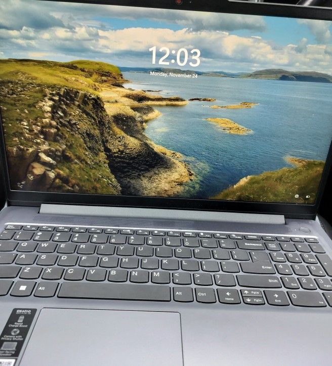 LENOVO 16 Gb Touchscreen Laptop 512 GB SSD